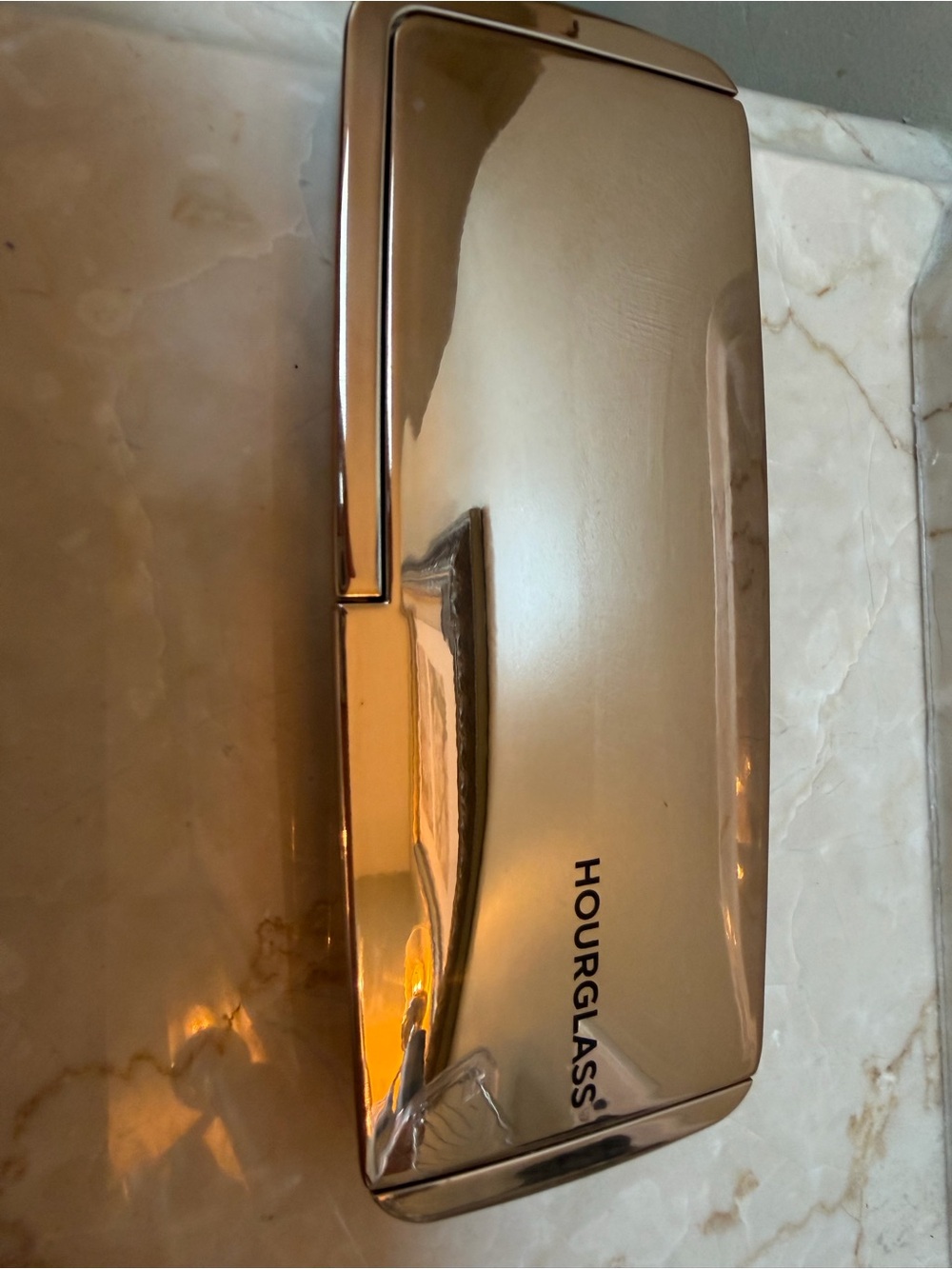 Hourglass Radiant Trio Highlighter Palette - - Picture 2 of 4